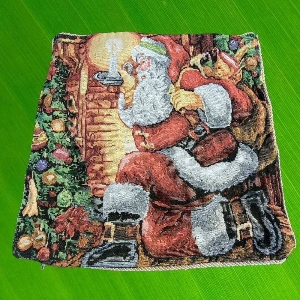 Majestic Tapestry Christmas Santa Claus set of 2 Pillow Covers T09